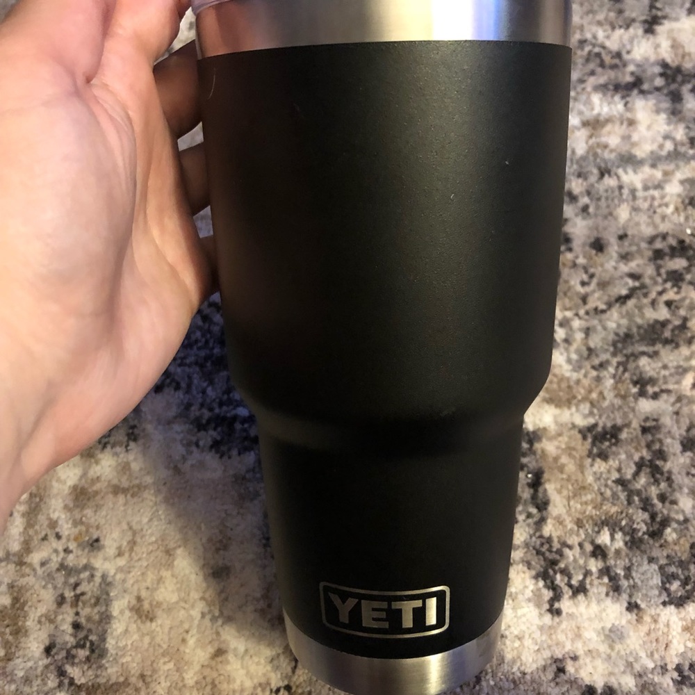 YETI 30oz Black Tumblr Cup with lid